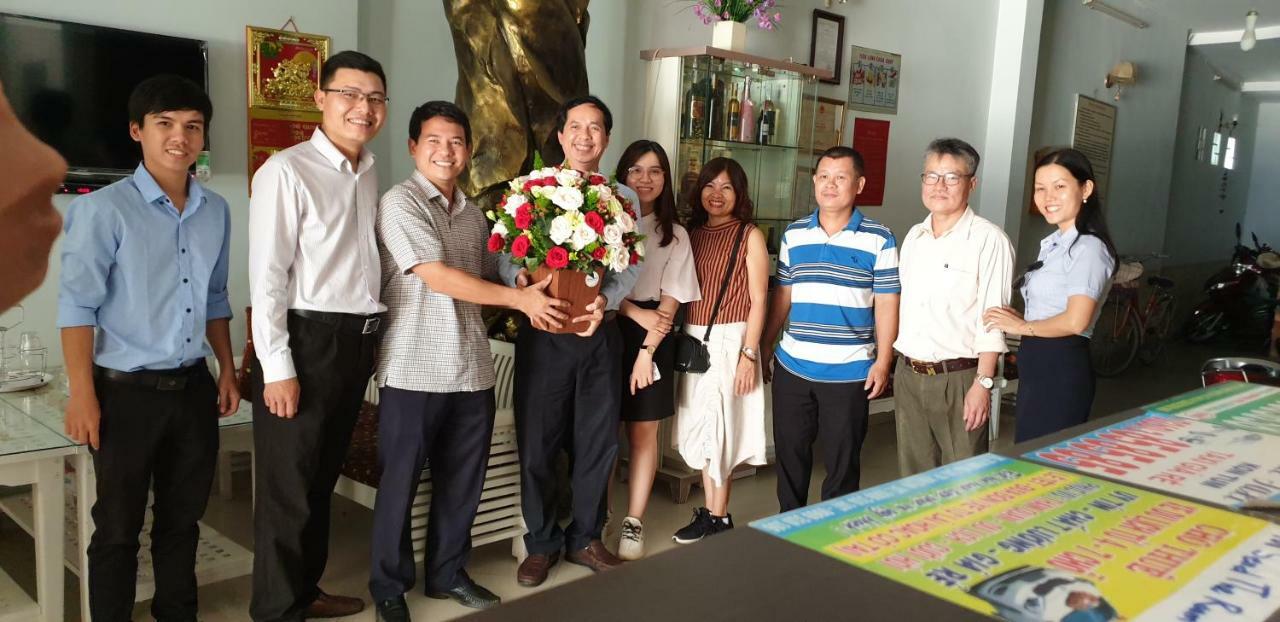 Bac Huong Hotel コントゥム エクステリア 写真